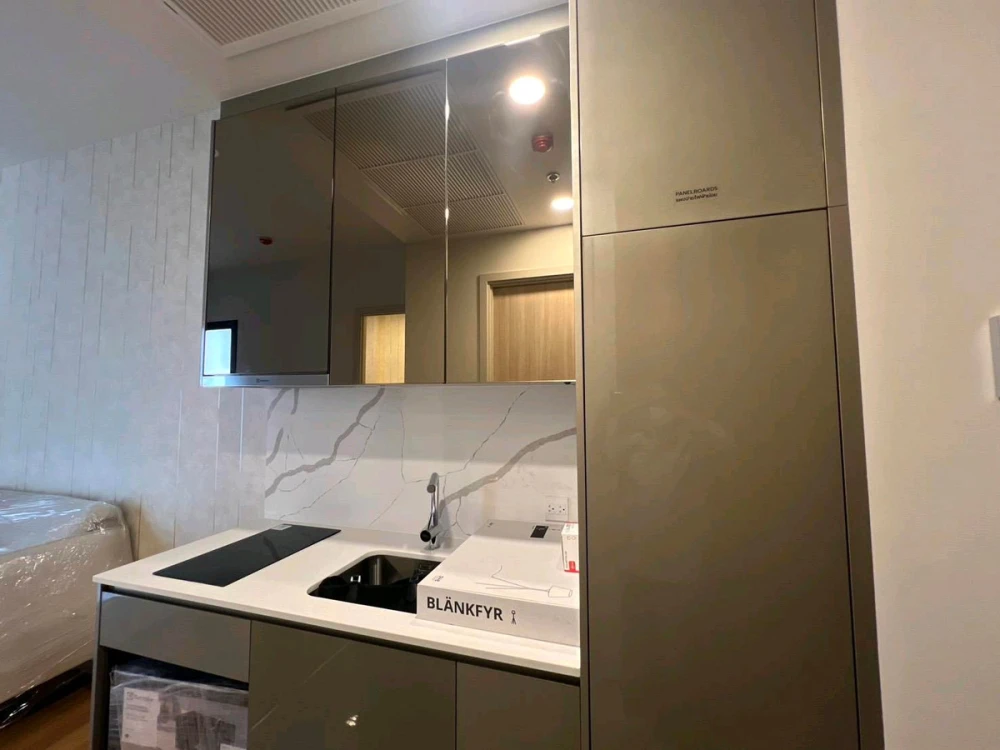 For rent: Wish Signature 2 Midtown Siam, 12th floor. Beautifully furnished and ready to move in. Book now!