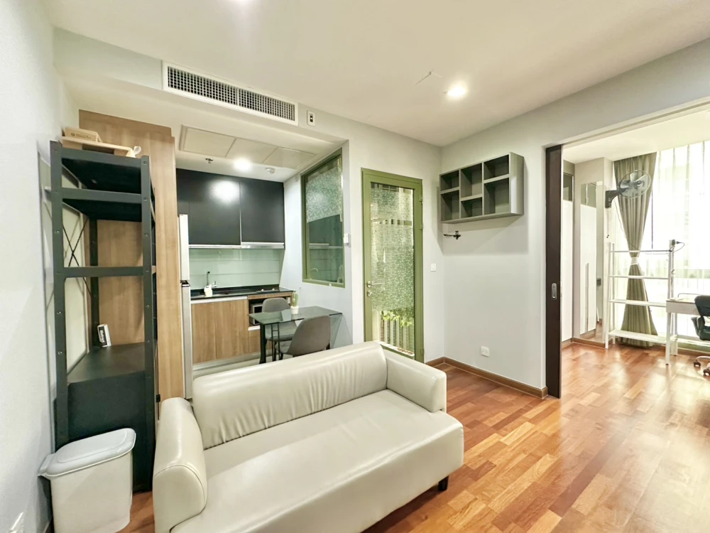 For rent: Wish Signature Midtown Siam, 10th floor, fully furnished unit, very comfortable. Book now!