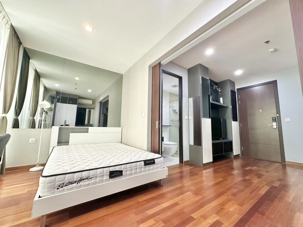 For rent: Wish Signature Midtown Siam, 10th floor, fully furnished unit, very comfortable. Book now!