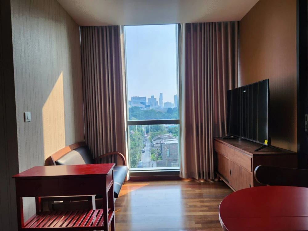For rent: Wish Signature Midtown Siam, 7th floor. Spacious, fully furnished, and very livable. Book now!