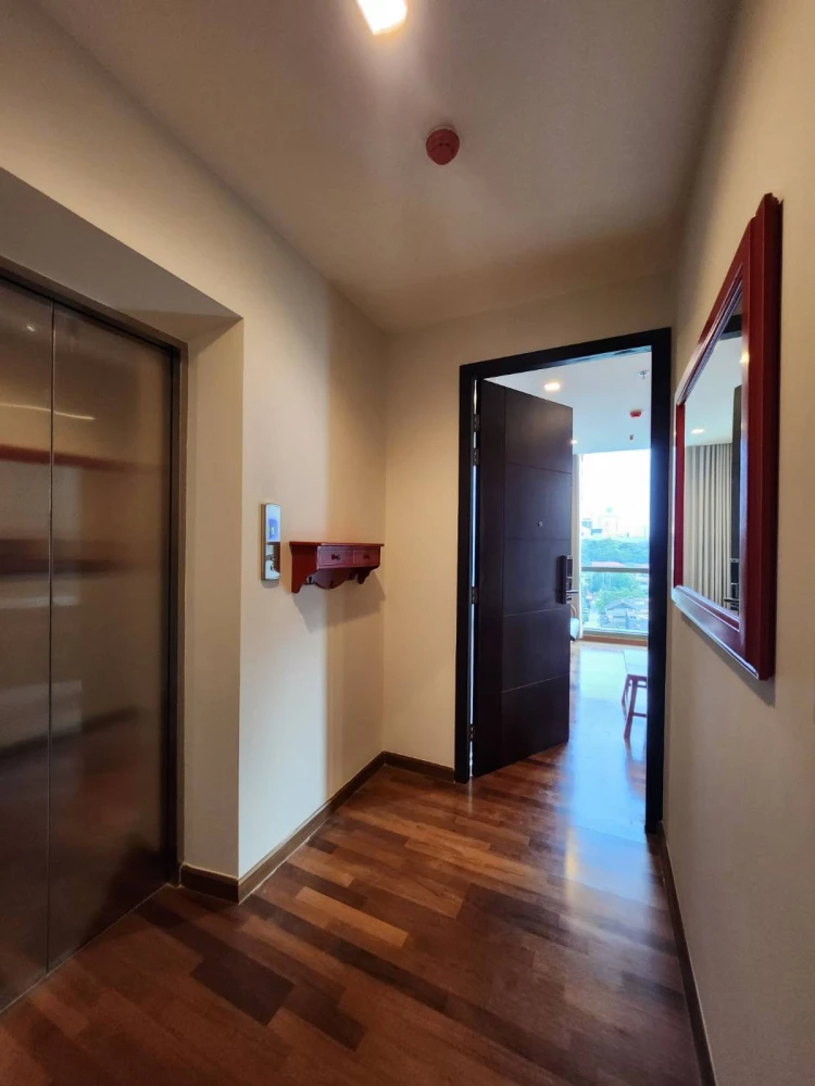 For rent: Wish Signature Midtown Siam, 7th floor. Spacious, fully furnished, and very livable. Book now!