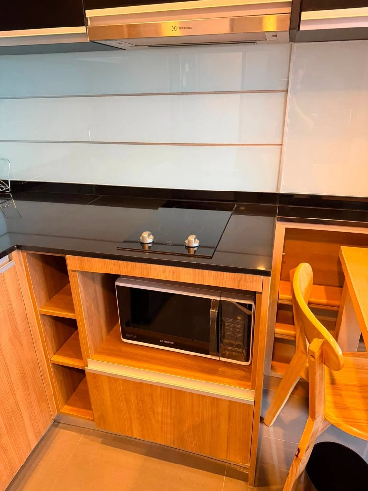 For rent: Wish Signature Midtown Siam. Private elevator, spacious room, fully furnished with appliances. Don't miss out!