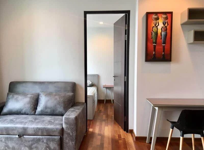 For rent: Wish Signature Midtown Siam, ready to move in, fully furnished, appliances included, just bring your bags and move in. Don't miss out!