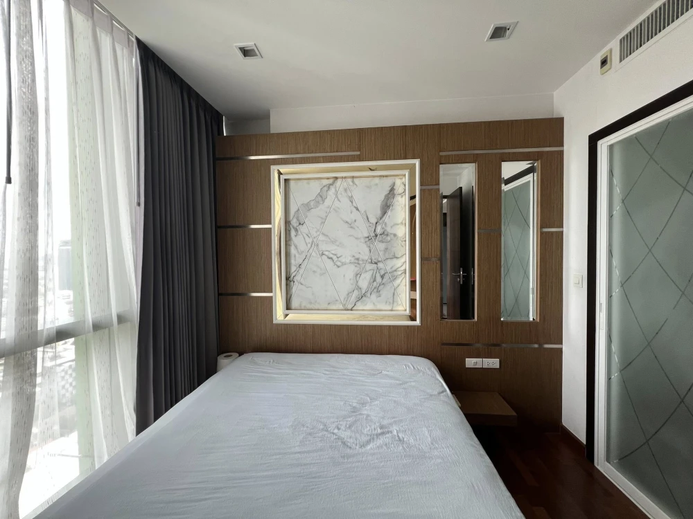 For rent: Wish Signature Midtown Siam, ready to move in, furnished, built-in furniture, hurry and book now before you miss out!!!