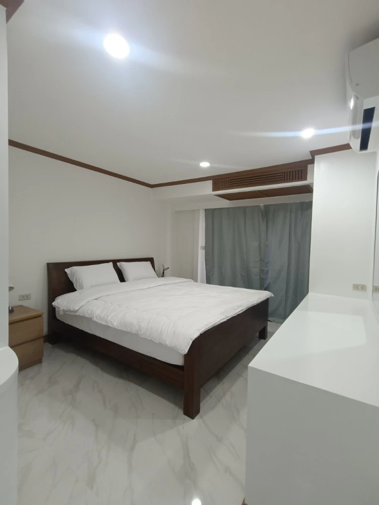 2-bedroom apartment for rent at Wittayu Complex, 20th floor, fully furnished. Book now!