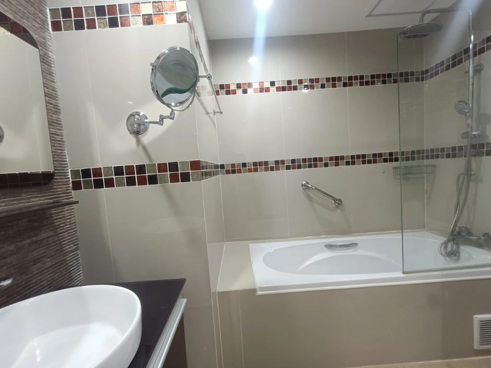 2-bedroom apartment for rent at Wittayu Complex, 20th floor, fully furnished. Book now!