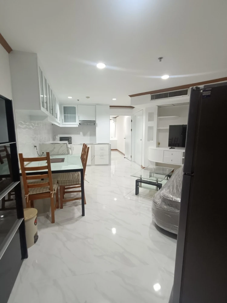 2-bedroom apartment for rent at Wittayu Complex, 20th floor, fully furnished. Book now!