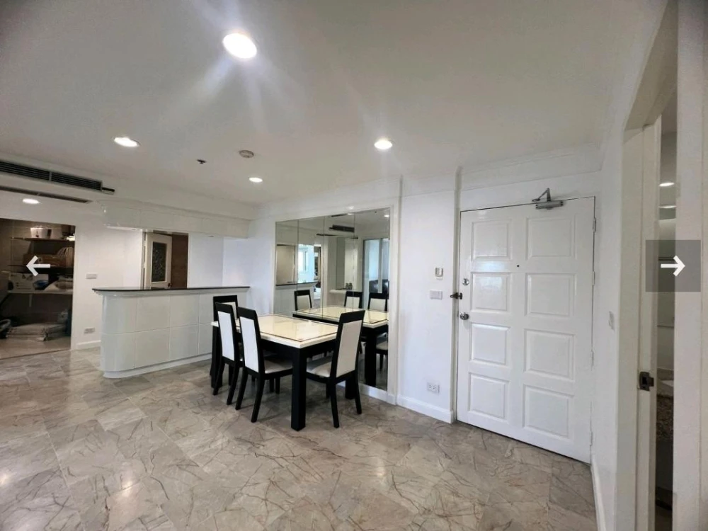 For rent: Wittayu Complex, 33rd floor, city view, fully furnished, ready to move in. Book now! Don't miss out!