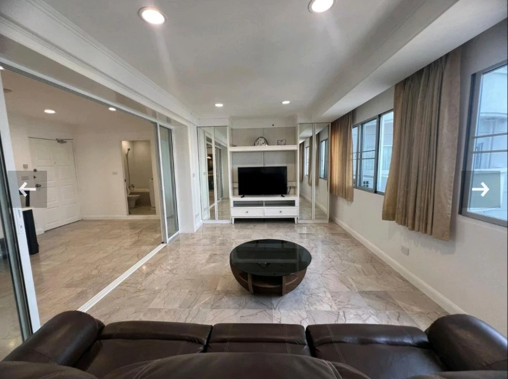 For rent: Wittayu Complex, 33rd floor, city view, fully furnished, ready to move in. Book now! Don't miss out!