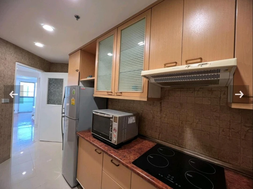 For rent: Wittayu Complex, 33rd floor, city view, fully furnished, ready to move in. Book now! Don't miss out!