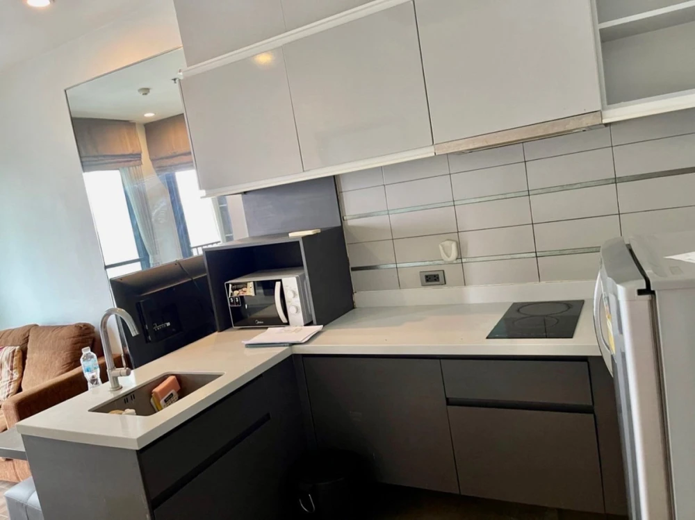 For rent: WYNE Sukhumvit, 20th floor. A lovely, fully furnished unit. Book now, don't wait!