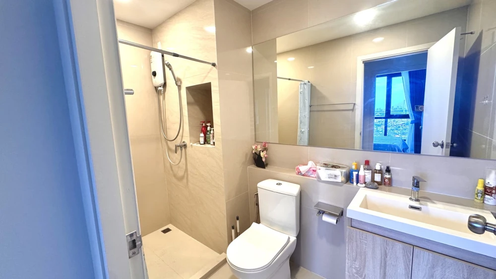 XIM Condo Suksawat for rent – ​​30th floor with Chao Phraya River views. Fully equipped with complete amenities. Book now—don't miss out!