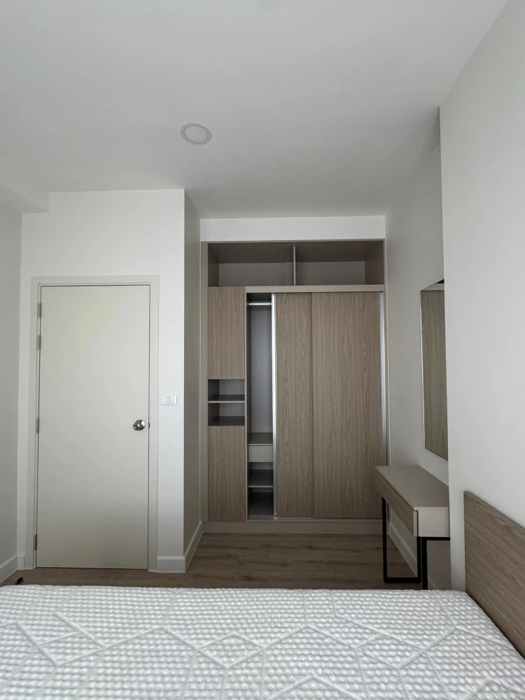 For rent: XIM Suksawat - Rama 3, a lovely unit on the 20th floor, fully furnished with appliances. Don't miss out!