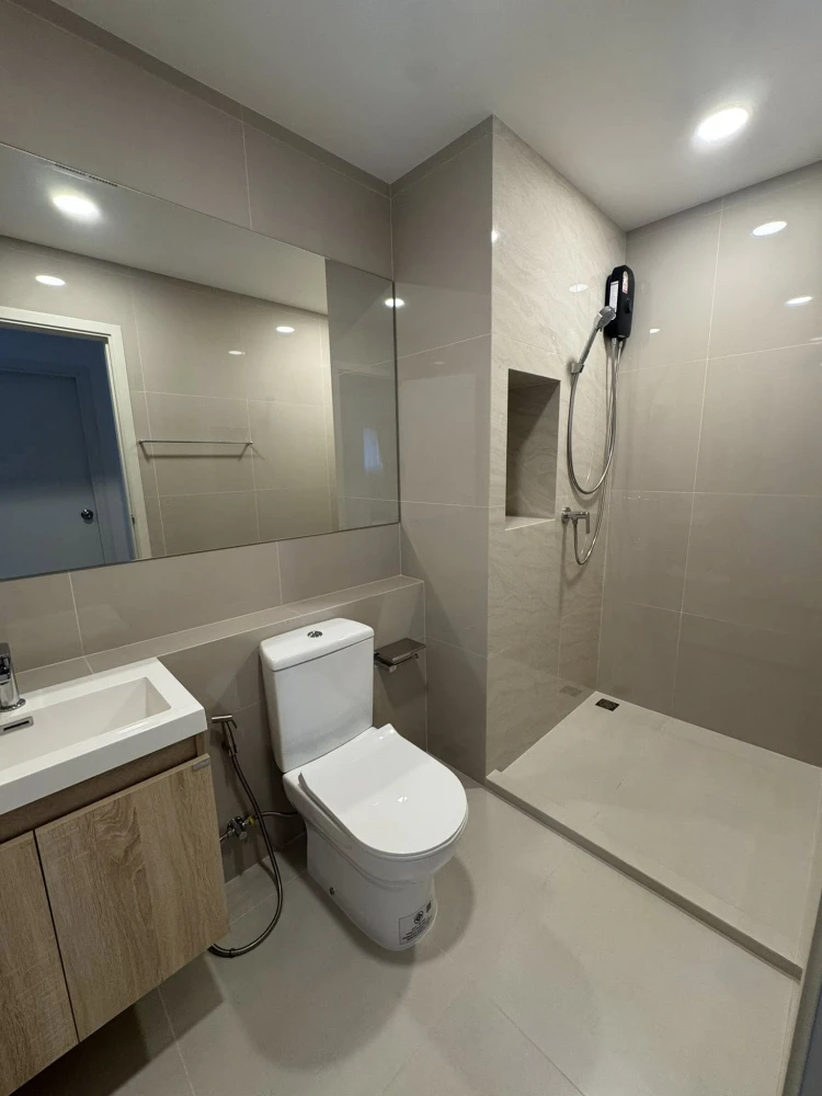 For rent: XIM Suksawat - Rama 3, a lovely unit on the 20th floor, fully furnished with appliances. Don't miss out!