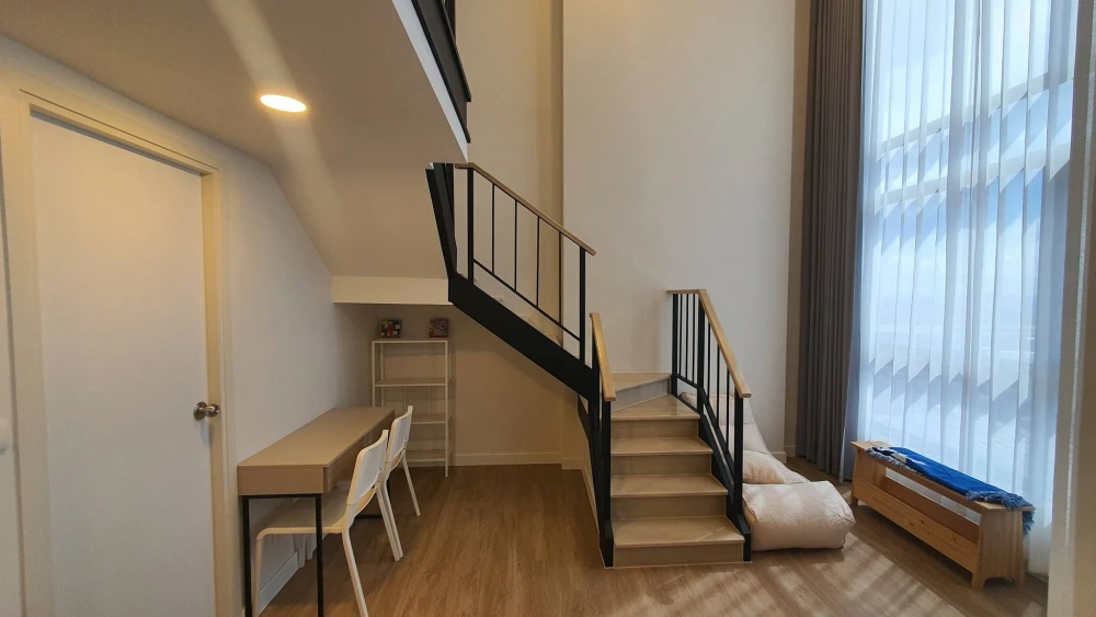 For rent: XIM Suksawat - Rama 3. Nice room, great location, high ceilings, spacious and airy, fully furnished. Book now!