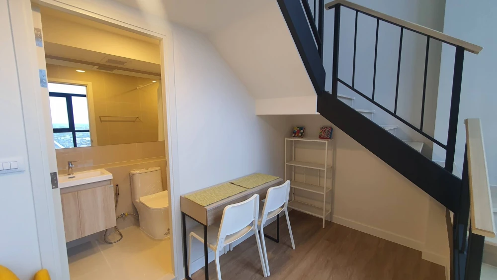 For rent: XIM Suksawat - Rama 3. Nice room, great location, high ceilings, spacious and airy, fully furnished. Book now!