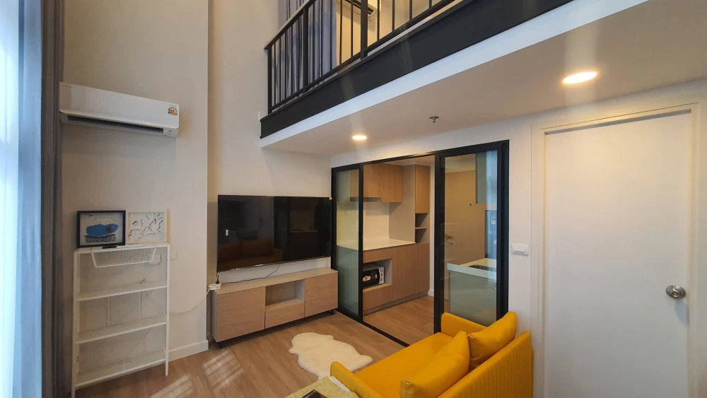 For rent: XIM Suksawat - Rama 3. Nice room, great location, high ceilings, spacious and airy, fully furnished. Book now!