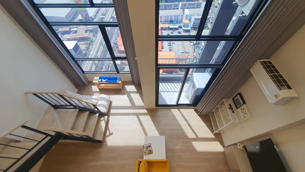 For rent: XIM Suksawat - Rama 3. Nice room, great location, high ceilings, spacious and airy, fully furnished. Book now!