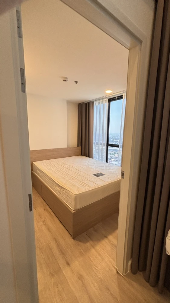 For rent: XIM Suksawat - Rama 3. Very high floor, corner unit, quiet and private. Ceramic film installed on all windows. Book now!
