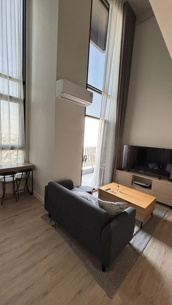 For rent: XIM Suksawat - Rama 3. Very high floor, corner unit, quiet and private. Ceramic film installed on all windows. Book now!