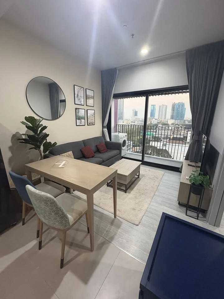 For rent: XT Ekkamai. Nicely decorated, fully furnished with appliances, ready to move in. Don't miss out!