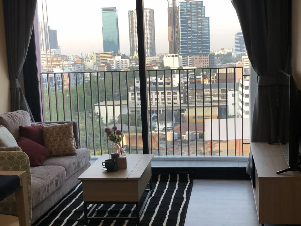 For rent: XT Ekkamai. Nicely decorated, fully furnished with appliances, ready to move in. Don't miss out!