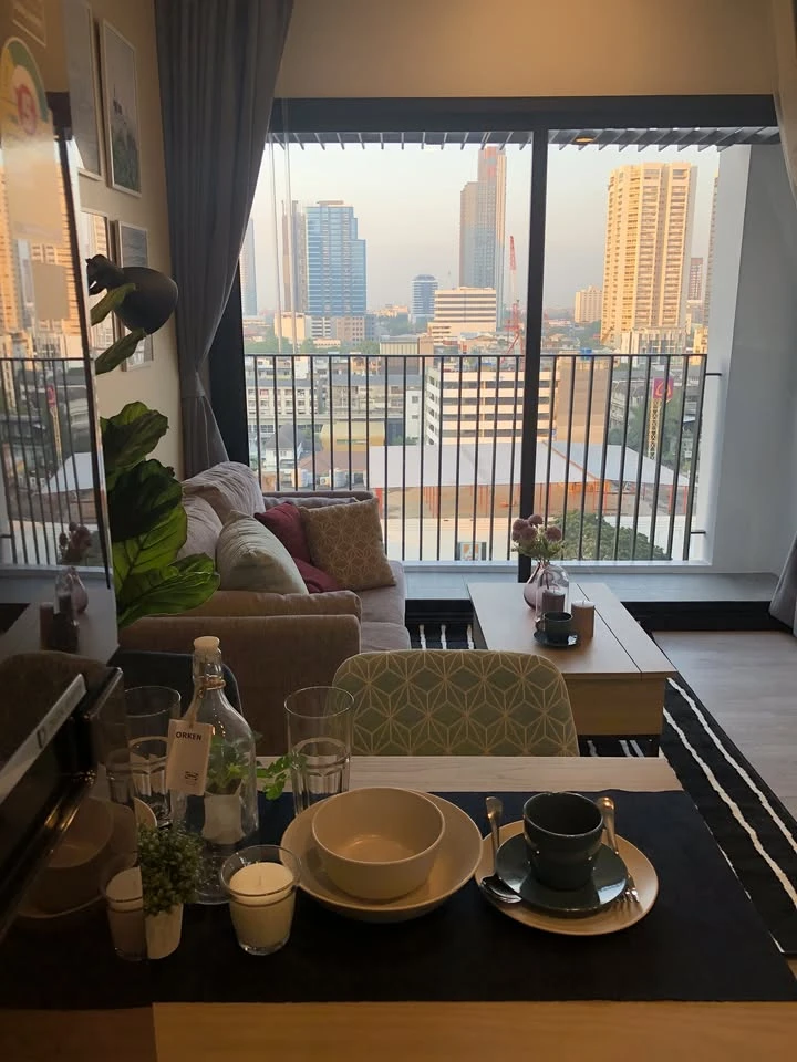For rent: XT Ekkamai. Nicely decorated, fully furnished with appliances, ready to move in. Don't miss out!