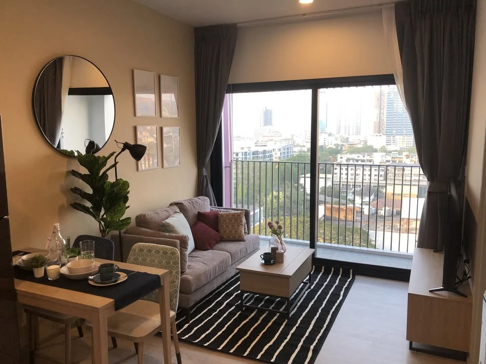 For rent: XT Ekkamai. Nicely decorated, fully furnished with appliances, ready to move in. Don't miss out!