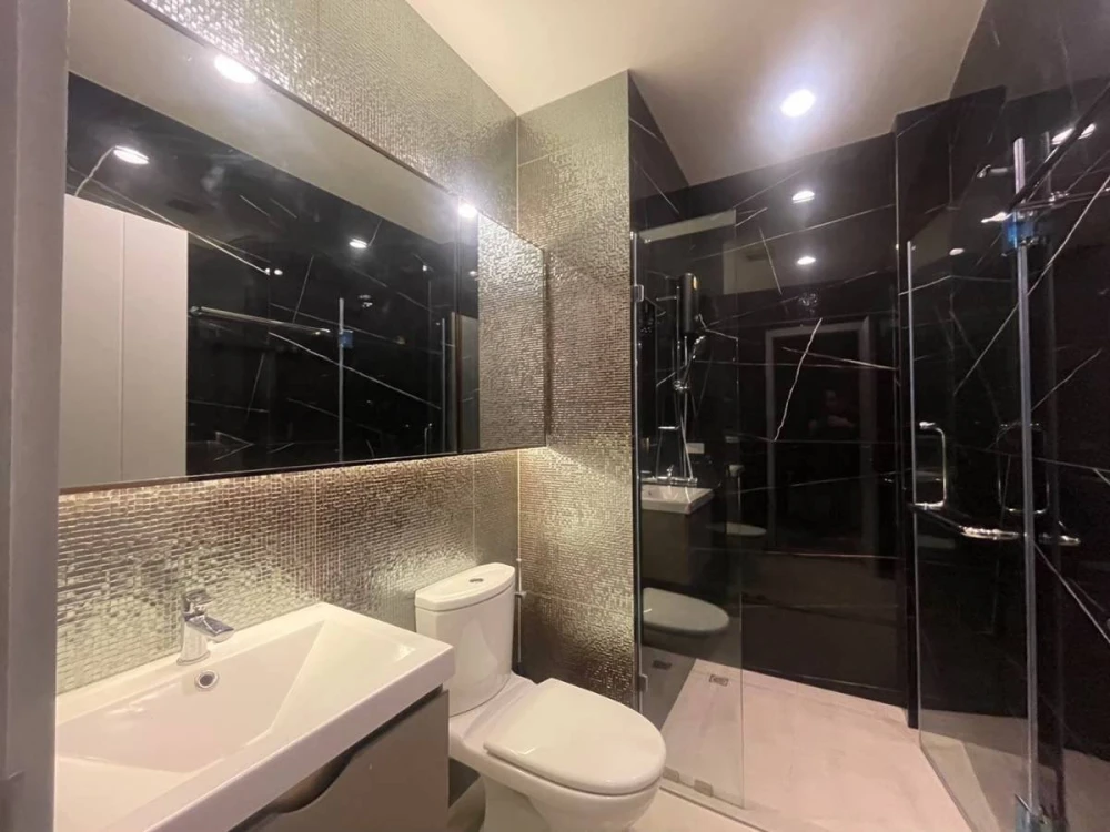 For rent: XT Ekkamai, high floor room, simple and luxurious, built-in marble pattern in the room, book now before you miss out!!