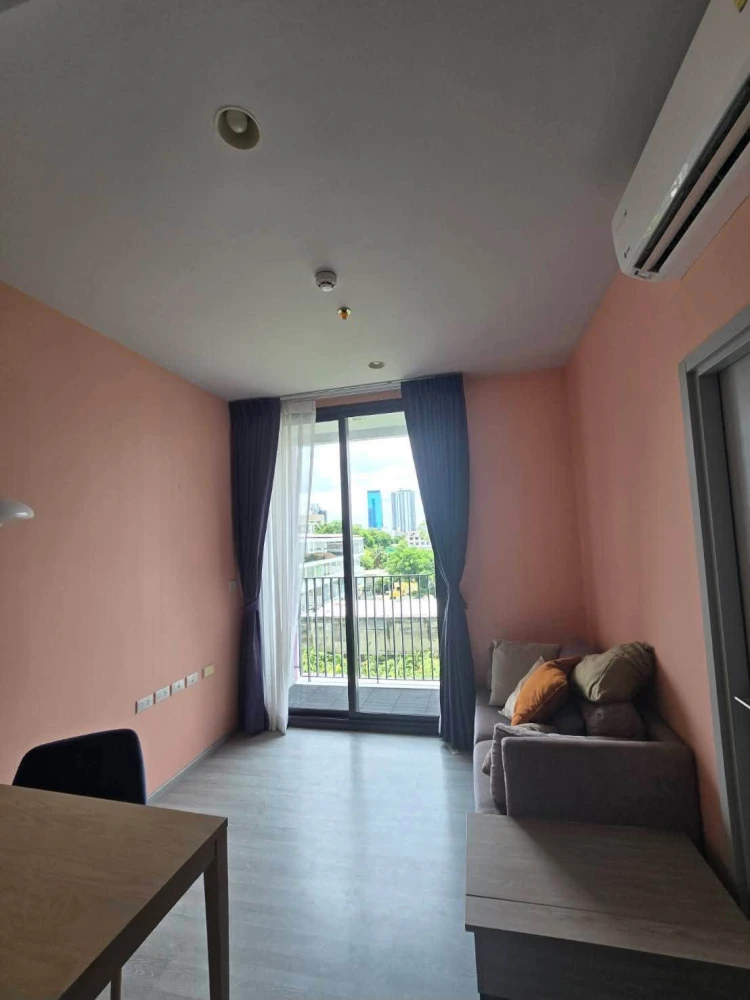XT Ekkamai for rent – ​​beautifully decorated, fully furnished unit (includes refrigerator and microwave). Don't miss out!