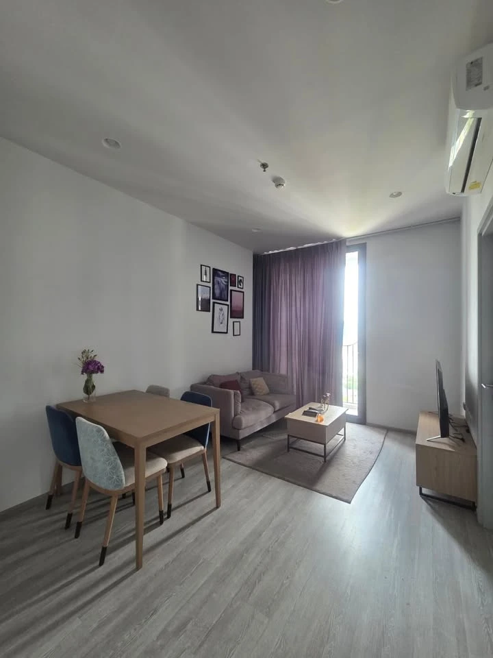 XT Ekkamai for rent, corner room, 270 degree city view, facing north, interested, reserve now.