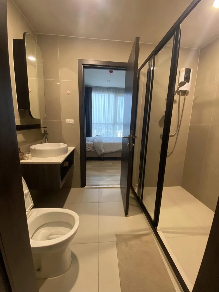XT Huaikhwang for rent, 1 bedroom, 1 bathroom, decorated in a cool theme, beautiful view from the high floor, reserve now!
