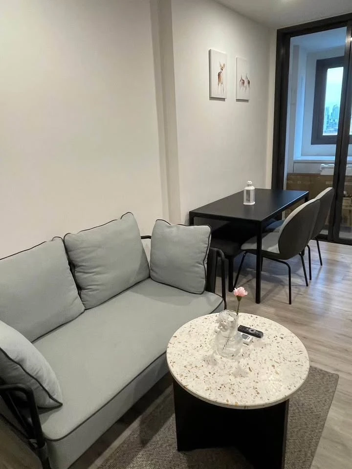 For rent: XT Huaikhwang, 1 bedroom, 1 bathroom, large usable area, fully furnished, hurry and book now.