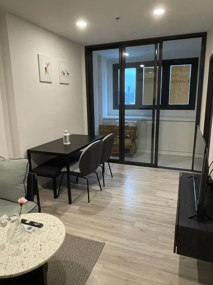 For rent: XT Huaikhwang, 1 bedroom, 1 bathroom, large usable area, fully furnished, hurry and book now.