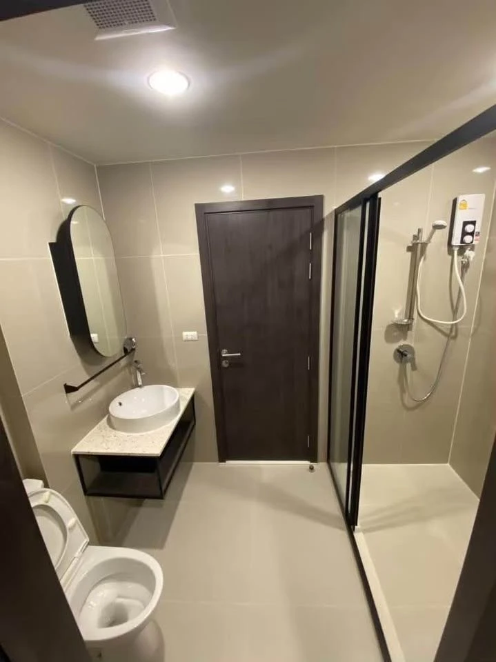 For rent: XT Huaikhwang, 1 bedroom, 1 bathroom, large usable area, fully furnished, hurry and book now.