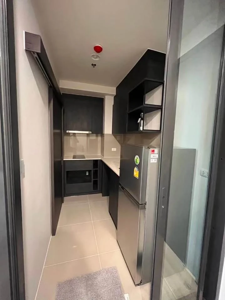 For rent: XT Huaikhwang, 1 bedroom, 1 bathroom, large usable area, fully furnished, hurry and book now.