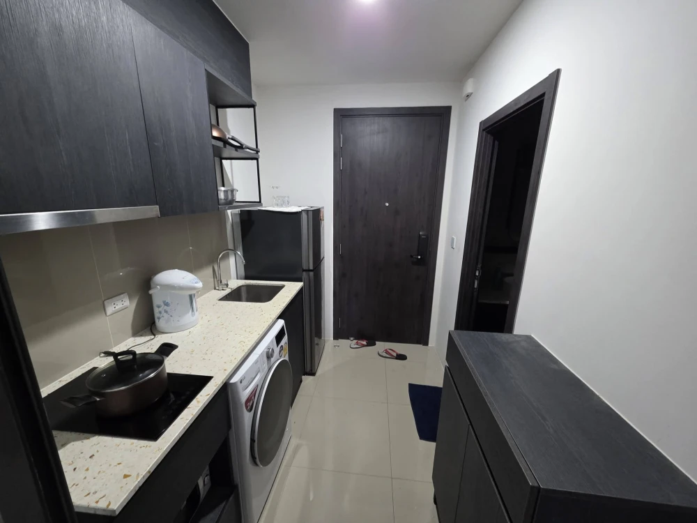 For rent: XT Huaikhwang, 1 bedroom, 1 bathroom, fully furnished. Don't just look, book now!