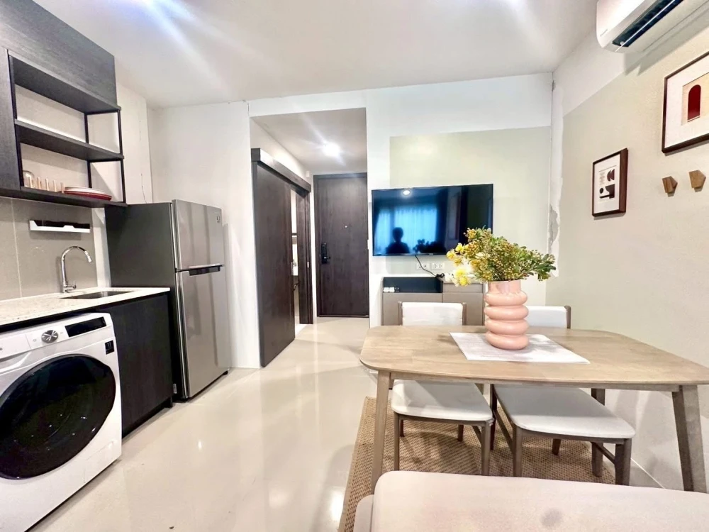 For rent: XT Huaikhwang, Building A, garden view, well decorated, very livable, ready to move in, hurry and book now.