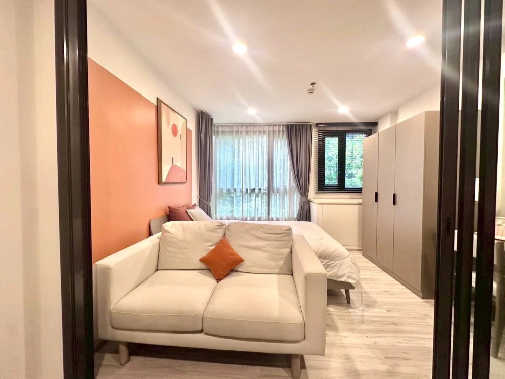 For rent: XT Huaikhwang, Building A, garden view, well decorated, very livable, ready to move in, hurry and book now.