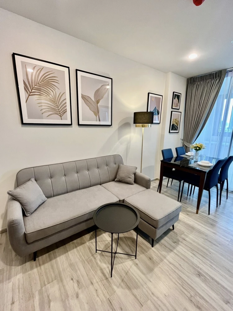 XT Huaikhwang for rent. High floor unit, spacious and fully furnished. Book now!