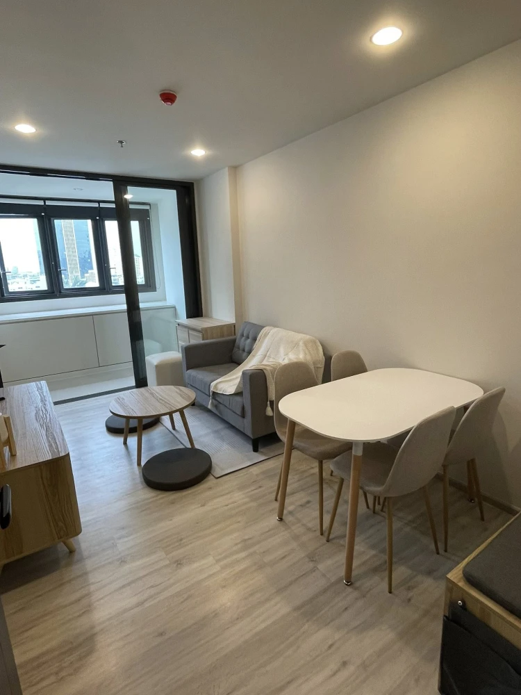 XT Huaikhwang for rent, well-built bedroom, fully furnished, must reserve this type.