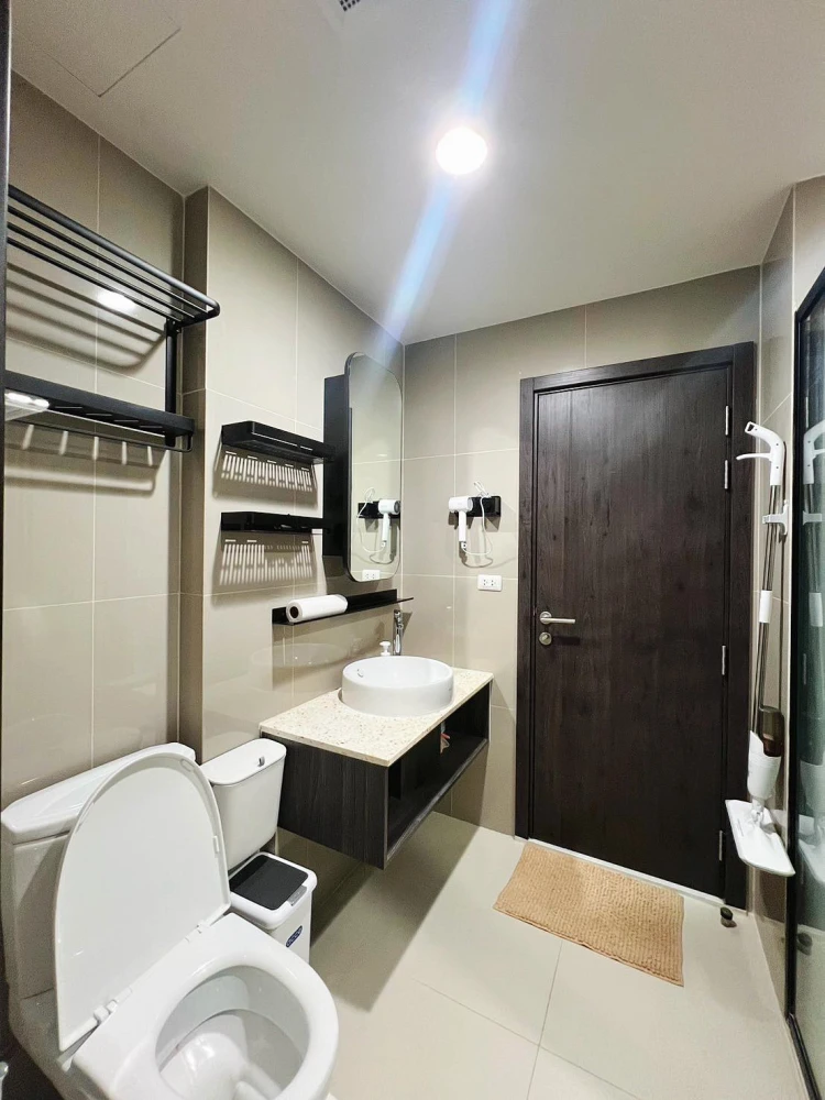 XT Huaikhwang for rent, nice room, 33rd floor, good location, beautiful view, not blocked, fully furnished, reserve now.