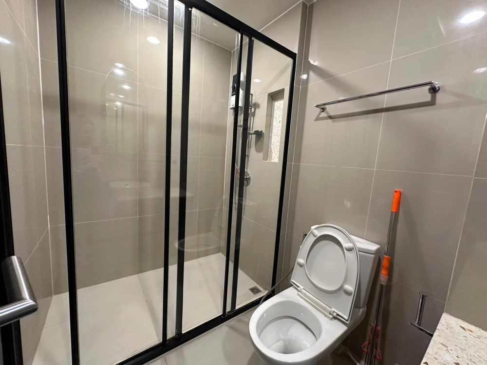 For rent: XT Huaikhwang, a nice room on the 7th floor, fully furnished, just bring your bags and move in.
