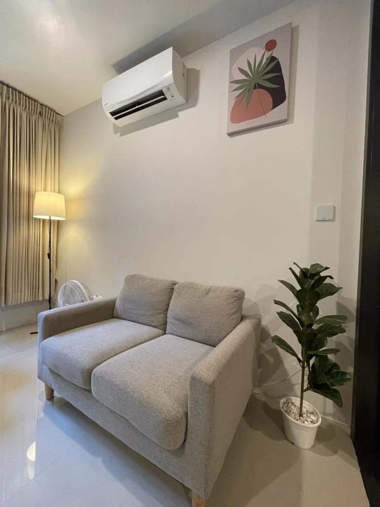 For rent: XT Huaikhwang, room with garden view, fully furnished and equipped with electrical appliances, ready to move in, book now!