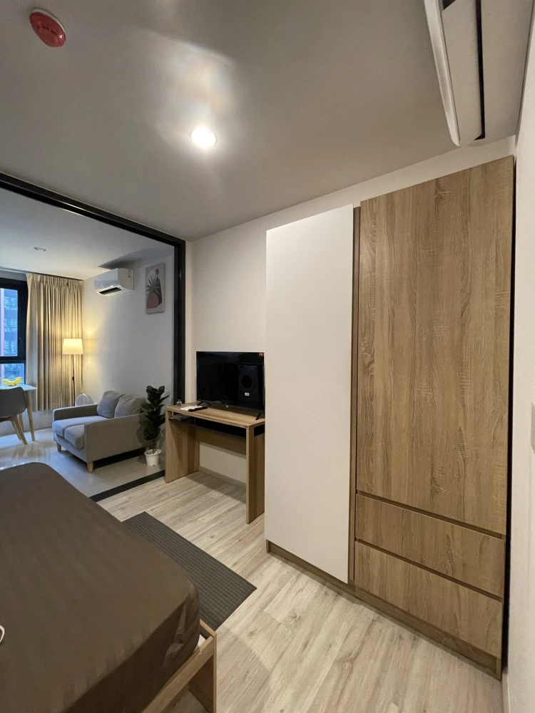 For rent: XT Huaikhwang, room with garden view, fully furnished and equipped with electrical appliances, ready to move in, book now!