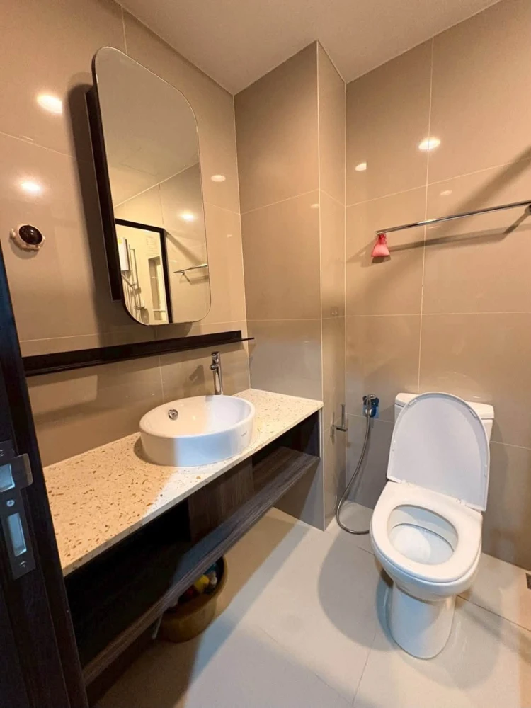 XT HUAIKWANG condo for rent. Rooms are partitioned into separate, clearly defined zones. Amazing price! Don't miss out, book now!