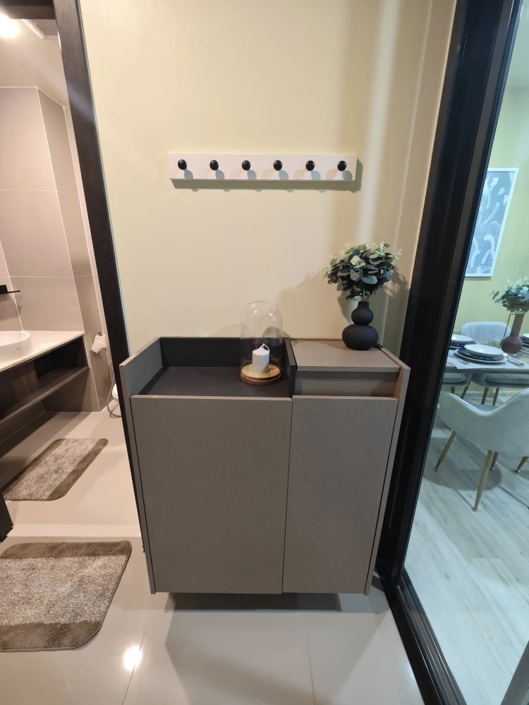 For rent: XT Huaykwang, beautiful corner room, 27th floor, sunset view, comes with a special price. Hurry and reserve before it's gone.