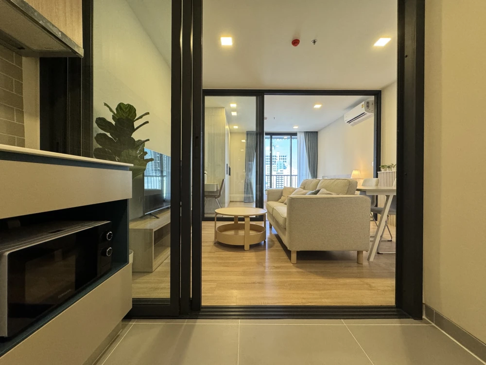 For rent: XT Phayathai, 1 bedroom, 1 bathroom, decorated in a minimalist style, fully furnished, just bring your bags and move in.