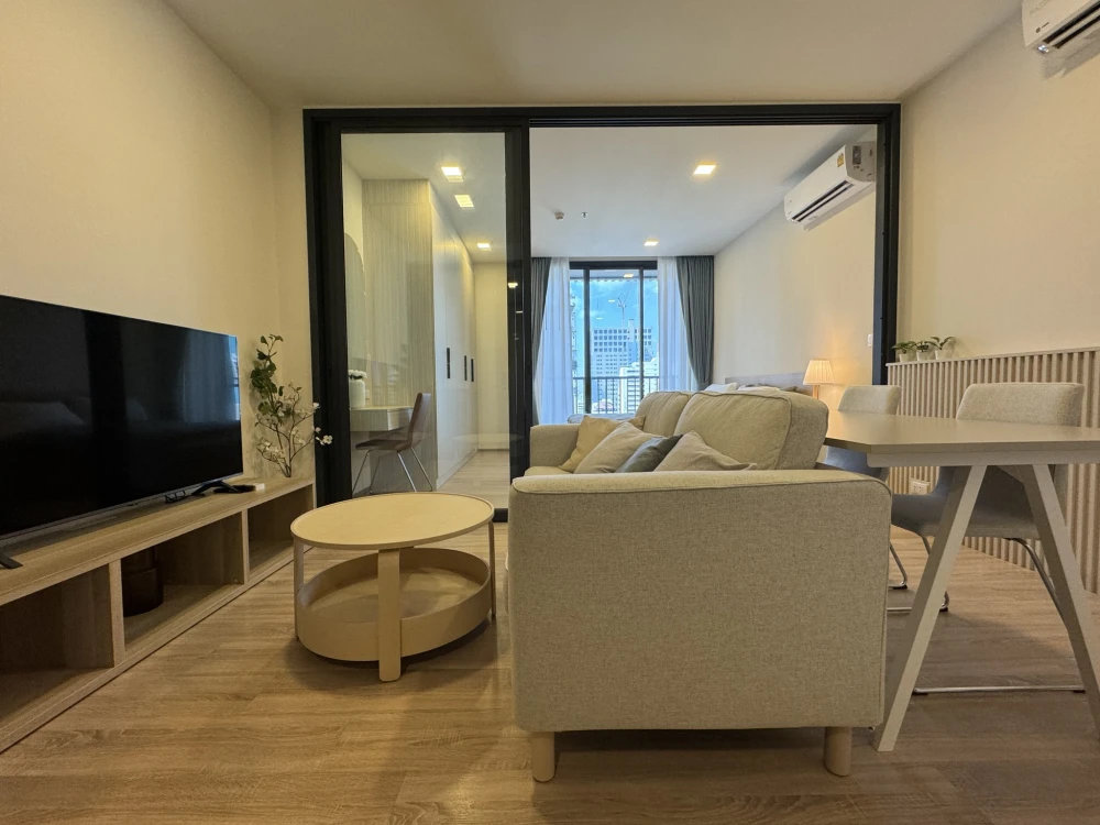 For rent: XT Phayathai, 1 bedroom, 1 bathroom, decorated in a minimalist style, fully furnished, just bring your bags and move in.