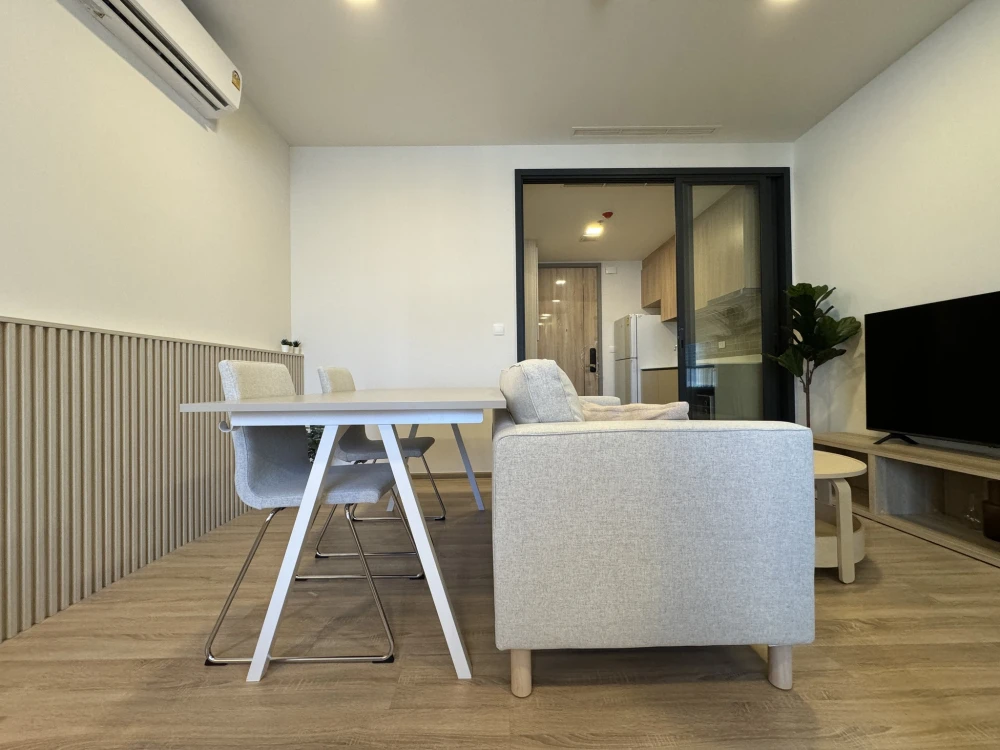 For rent: XT Phayathai, 1 bedroom, 1 bathroom, decorated in a minimalist style, fully furnished, just bring your bags and move in.